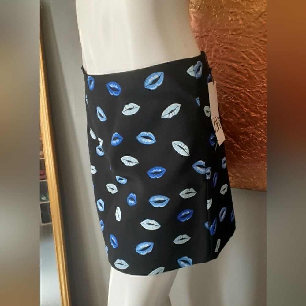 NWT Zara Lips Print Mini Skirt - Picture 5 of 11